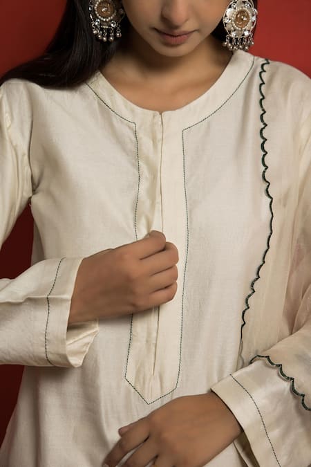 Shop Mithi Supari Ivory Pure Silk Chanderi Embroidered Bagh Butta Full Sleeve Pintuck Kurta Set Online at Aza Fashions Shop_Mithi Supari_Ivory Pure Silk Chanderi Embroidered Bagh Butta Full Sleeve Pintuck Kurta Set _Online_at_Aza_Fashions