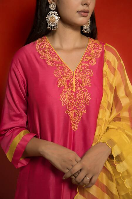 Shop_Mithi Supari_Pink Pure Silk Chanderi Embroidered Resham V Neck Thread Work Kurta Set _Online_at_Aza_Fashions