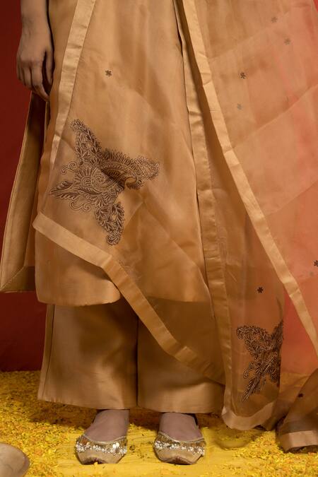 Mithi Supari Beige Pure Silk Chanderi Embroidered Resham Thread Work V Neck Kurta Set Online at Aza Fashions Mithi Supari_Beige Pure Silk Chanderi Embroidered Resham Thread Work V Neck Kurta Set _Online_at_Aza_Fashions