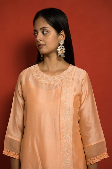 Mithi Supari_Peach Angarkha Silk Chanderi Embroidered Resham Thread Work Round And Pant Set _at_Aza_Fashions