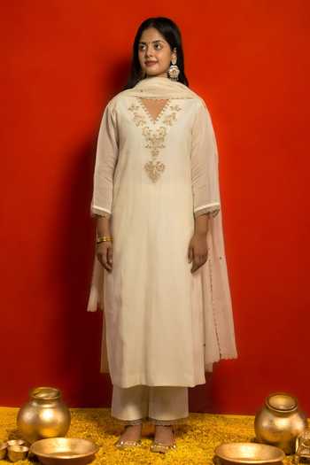 Mithi Supari Ivory Pure Malai Chanderi Embroidered Zari And Zardozi Work V Neck Yoke Kurta Set Online at Aza Fashions Mithi Supari_Ivory Pure Malai Chanderi Embroidered Zari And Zardozi Work V Neck Yoke Kurta Set _Online_at_Aza_Fashions