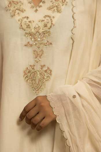 Shop Mithi Supari Ivory Pure Malai Chanderi Embroidered Zari And Zardozi Work V Neck Yoke Kurta Set Online at Aza Fashions Shop_Mithi Supari_Ivory Pure Malai Chanderi Embroidered Zari And Zardozi Work V Neck Yoke Kurta Set _Online_at_Aza_Fashions
