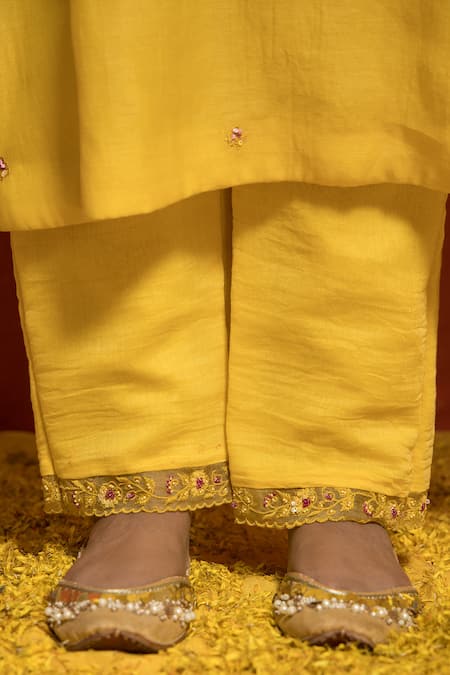 Mithi Supari Yellow Pure Malai Chanderi Embroidered Resham And Bead Work V Neck & Kurta Set at Aza Fashions Mithi Supari_Yellow Pure Malai Chanderi Embroidered Resham And Bead Work V Neck & Kurta Set _at_Aza_Fashions