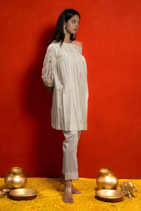 Buy_Mithi Supari_Ivory Cotton Pearls, Sequins Round Neck Applique Embroidered Tunic And Pant Set _Online_at_Aza_Fashions