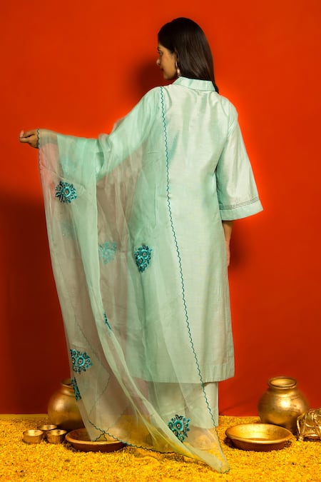 Shop Mithi Supari Blue Silk Embroidered Resham Thread Work V Neck Kurta Set With Dupatta at Aza Fashions Shop_Mithi Supari_Blue Silk Embroidered Resham Thread Work V Neck Kurta Set With Dupatta _at_Aza_Fashions