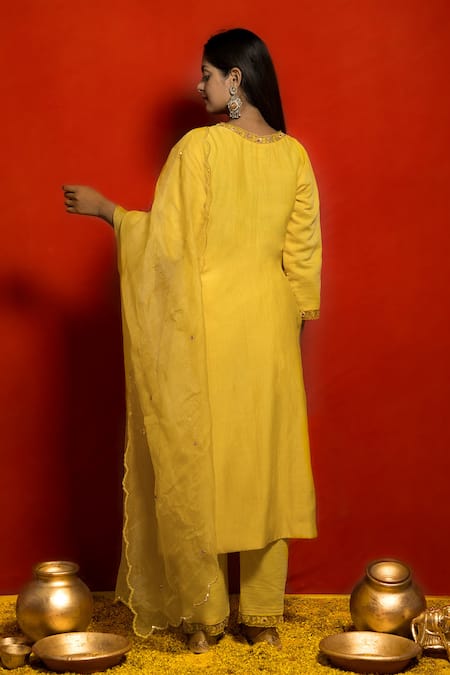 Mithi Supari Resham & Bead Embroidered Kurta Set 