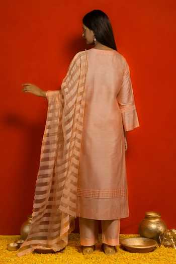 Shop Mithi Supari Peach Organza, Silk Embroidery Round Neck Kurta Set With Striped Dupatta at Aza Fashions Shop_Mithi Supari_Peach Organza, Silk Embroidery Round Neck Kurta Set With Striped Dupatta _at_Aza_Fashions