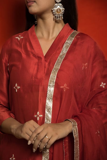 Shop Mithi Supari Red Silk Chanderi Embroidered Zardozi V Neck Kurta Set Online at Aza Fashions Shop_Mithi Supari_Red Silk Chanderi Embroidered Zardozi V Neck Kurta Set _Online_at_Aza_Fashions