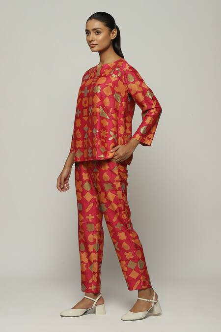 Abraham And Thakore_Fuchsia Chanderi Sequins Round Neck Symbol Print Top_Online_at_Aza_Fashions