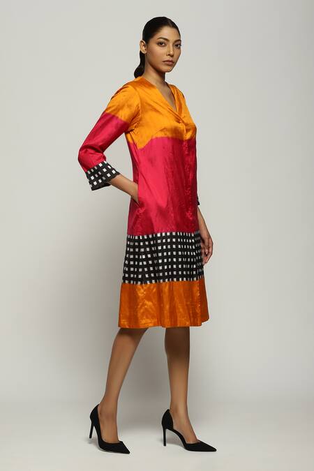 Buy_Abraham And Thakore_Multi Color Silk V-neck Ikat Pattern Kimono Jacket_Online_at_Aza_Fashions