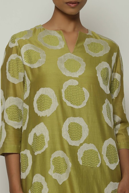 Shop_Abraham And Thakore_Green Chanderi Sequins Split V-neck Ring And Aari Work Kurta_Online_at_Aza_Fashions