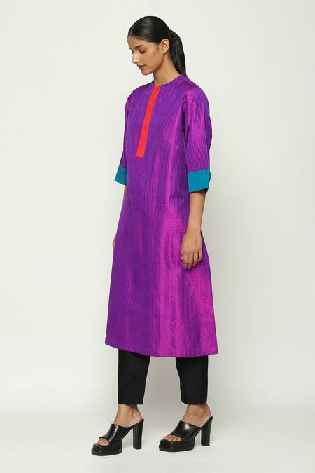 Abraham And Thakore_Purple Silk Embroidery Round Neck Shot Stitchline Thread Work Kurta_Online_at_Aza_Fashions