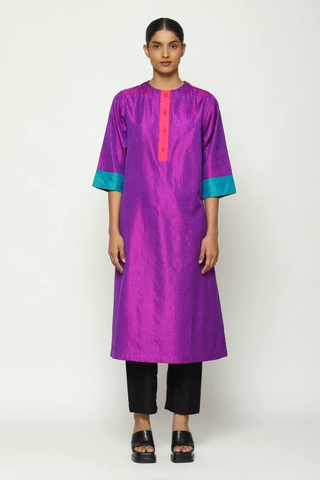 Abraham And Thakore_Purple Silk Embroidery Round Neck Shot Stitchline Thread Work Kurta_at_Aza_Fashions