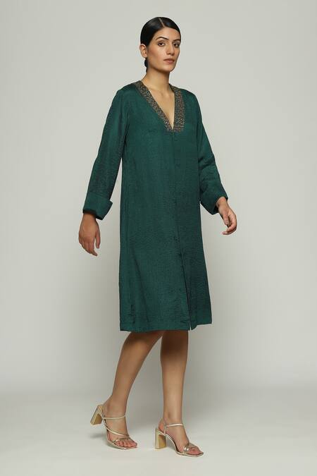 Buy_Abraham And Thakore_Green Silk Beads, Cut Work V-neck Quilted Pattern Jacket_Online_at_Aza_Fashions