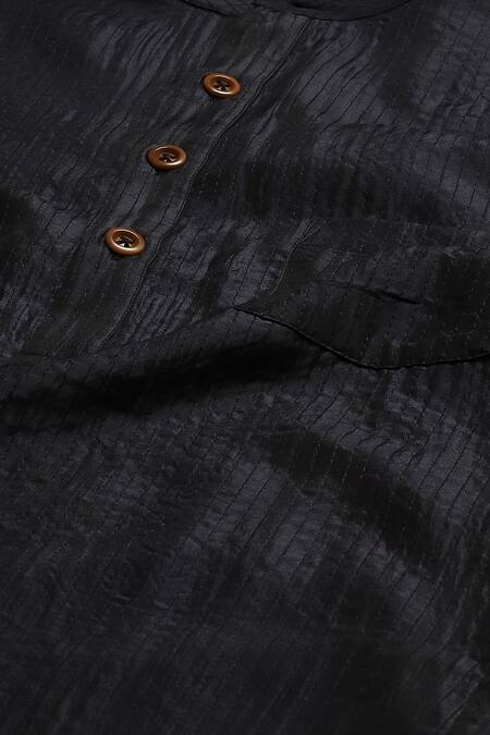 Buy_Abraham And Thakore_Black Silk Embroidery Tonal Trupanto Straight Kurta