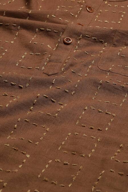 Buy_Abraham And Thakore_Maroon Handloom Cotton Embroidery Geometric Kurta