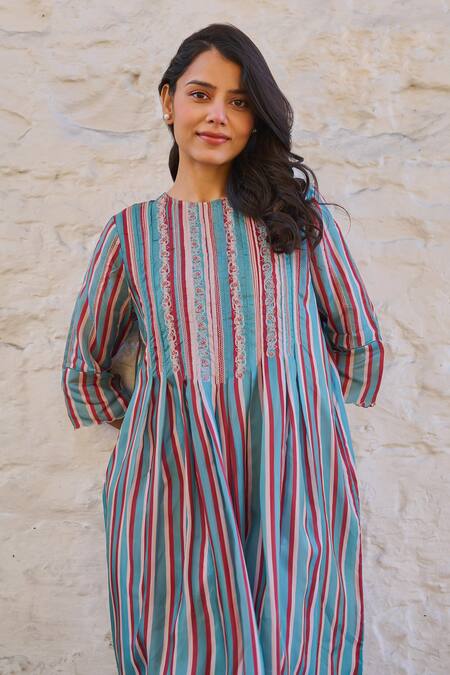 Ayaka Blue Cotton, Viscose Embroidery Round Neck Cheryl Thread Placement Kurta Online at Aza Fashions Ayaka_Blue Cotton, Viscose Embroidery Round Neck Cheryl Thread Placement Kurta _Online_at_Aza_Fashions