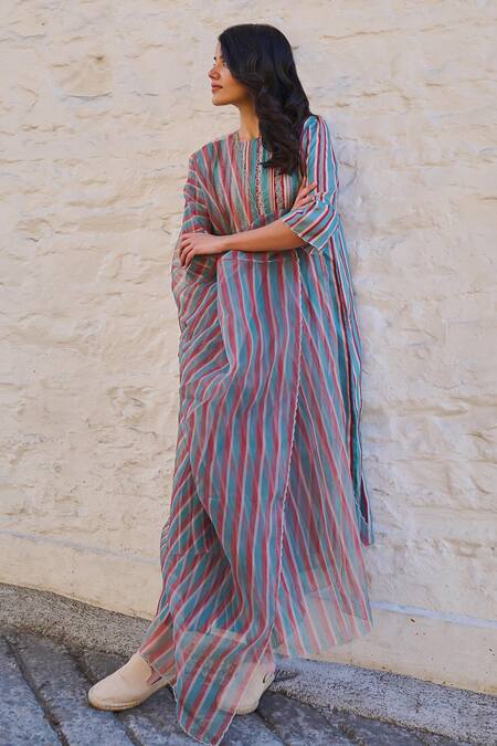 Buy Ayaka Blue Cotton, Viscose Embroidery Round Neck Cheryl Thread Placement Kurta Online at Aza Fashions Buy_Ayaka_Blue Cotton, Viscose Embroidery Round Neck Cheryl Thread Placement Kurta _Online_at_Aza_Fashions