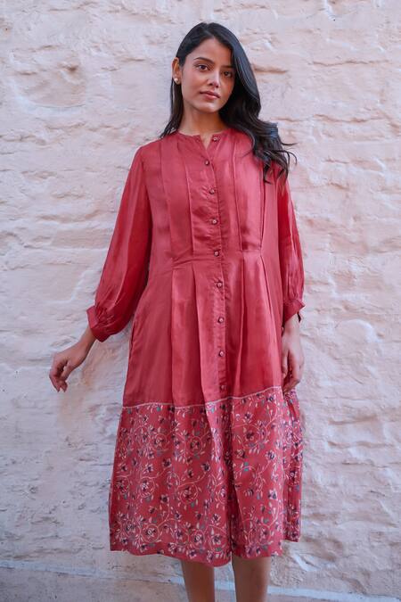 Buy Ayaka Red Cotton, Viscose Round Neck Ethel Box Pleated Dress Online at Aza Fashions Buy_Ayaka_Red Cotton, Viscose Round Neck Ethel Box Pleated Dress _Online_at_Aza_Fashions