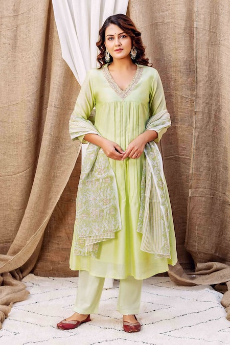 Missprint Green Kurta And Dupatta Chanderi Embroidered Sequin V Ayesha Anarkali Pant Set 