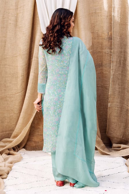 Shop Missprint Green Organza, Cotton Embroidery V-neck Floral Hand Block Print Kurta Pant Set at Aza Fashions Shop_Missprint_Green Organza, Cotton Embroidery V-neck Floral Hand Block Print Kurta Pant Set _at_Aza_Fashions