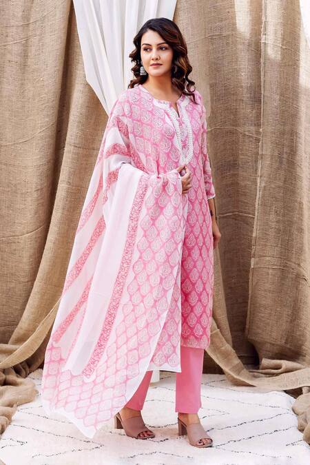 Missprint Pink Organza, Cotton Lace, Embroidery Split Hand Block Print Kurta Pant Set Online at Aza Fashions Missprint_Pink Organza, Cotton Lace, Embroidery Split Hand Block Print Kurta Pant Set _Online_at_Aza_Fashions