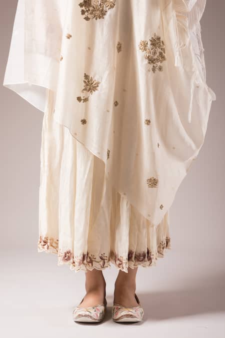 Prama By Pratima Pandey Phulkari Embroidered Kurta With Inner Dress 