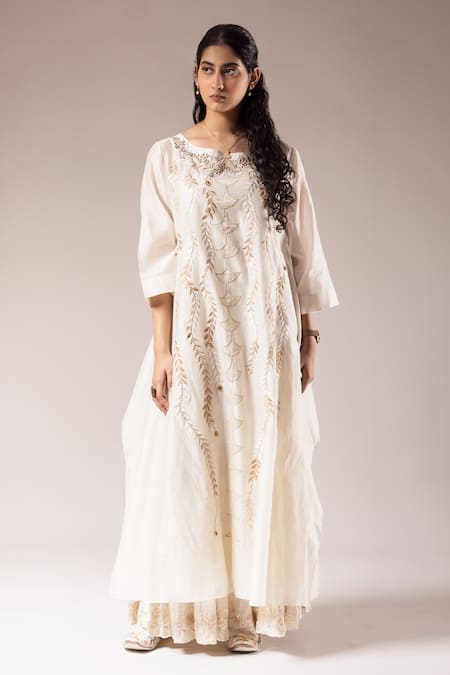 PRAMA BY PRATIMA PANDEY Ivy Vine Embroidered Kurta With Inner Dress 