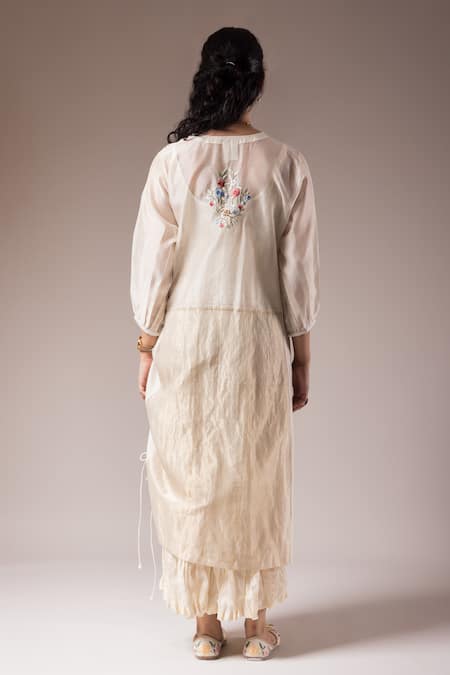 Shop Prama By Pratima Pandey Ivory Silk Chanderi Embroidery Florence V Kurta With Inner Dress at Aza Fashions Shop_Prama By Pratima Pandey_Ivory Silk Chanderi Embroidery Florence V Kurta With Inner Dress _at_Aza_Fashions