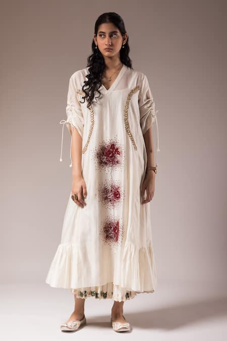 PRAMA BY PRATIMA PANDEY Rosette Embroidered Kurta With Inner Dress 