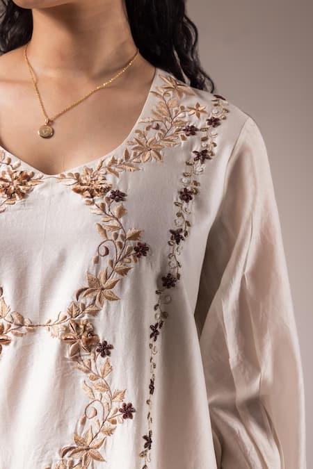 Buy_Prama By Pratima Pandey_Ivory Silk, Chanderi Diamonds Round Crest Bloom Embroidered Kurta With Salwar _Online_at_Aza_Fashions