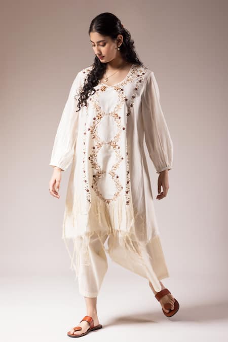 Shop_Prama By Pratima Pandey_Ivory Silk, Chanderi Diamonds Round Crest Bloom Embroidered Kurta With Salwar _Online_at_Aza_Fashions