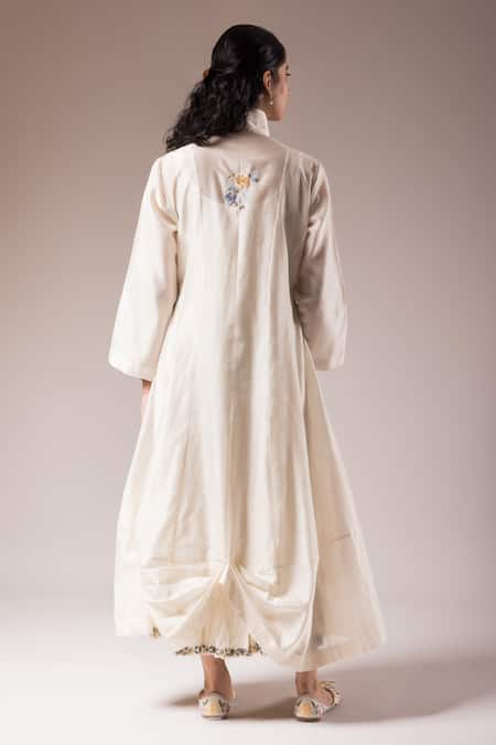 Prama By Pratima Pandey Phool Embroidered Kurta With Inner Dress 