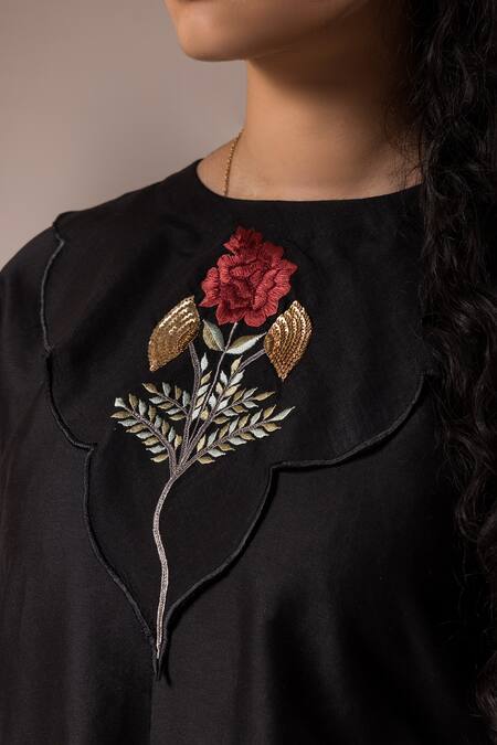 Prama By Pratima Pandey_Black Silk Chanderi Embroidered Floral Round Shirt Pant Set  _Online_at_Aza_Fashions