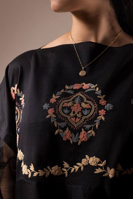 Prama By Pratima Pandey_Black Silk Chanderi Embroidered Dori Boat Tunic And Pant Set  _Online_at_Aza_Fashions