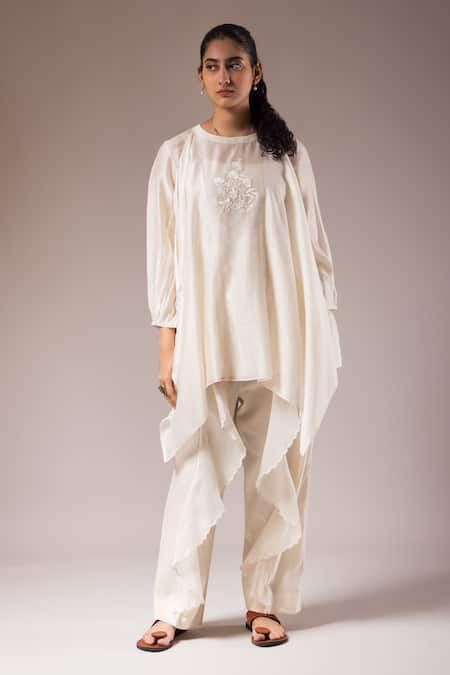 PRAMA BY PRATIMA PANDEY White Silk Chanderi Embroidered Floral Round Self Tunic And Pant Set  