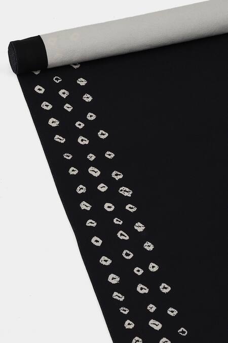 Shop Abraham And Thakore Black Marble Bandhani Pattern Table Runner at Aza Fashions Shop_Abraham And Thakore_Black Marble Bandhani Pattern Table Runner_at_Aza_Fashions