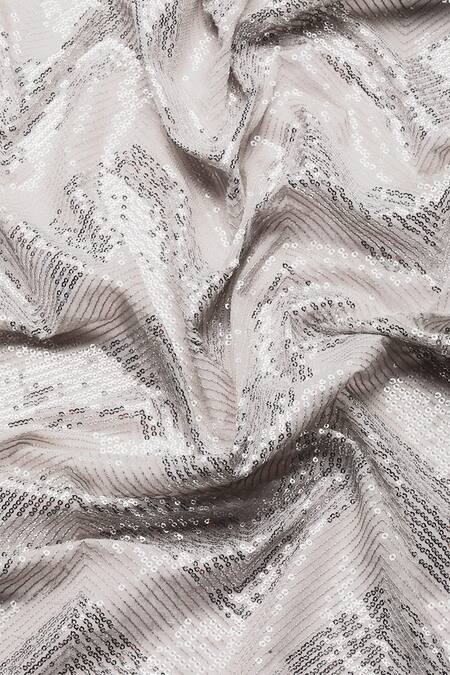Sayisha_Grey Chiffon Embroidery Thread Chevron Saree With Running Blouse_at_Aza_Fashions
