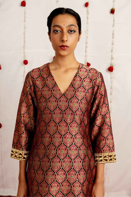 Mimamsaa Magenta Silk Brocade Kurta And Gharara Woven Floral Aroos Set at Aza Fashions Mimamsaa_Magenta Silk Brocade Kurta And Gharara Woven Floral Aroos Set _at_Aza_Fashions