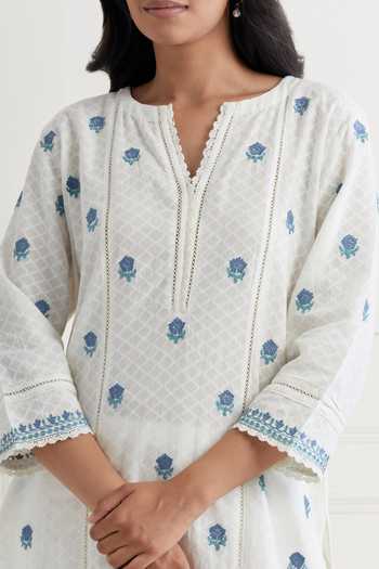 Nemaani_Off White Cotton Lace Split V-neck Thread Embroidered Kurta And Pant Set _Online_at_Aza_Fashions