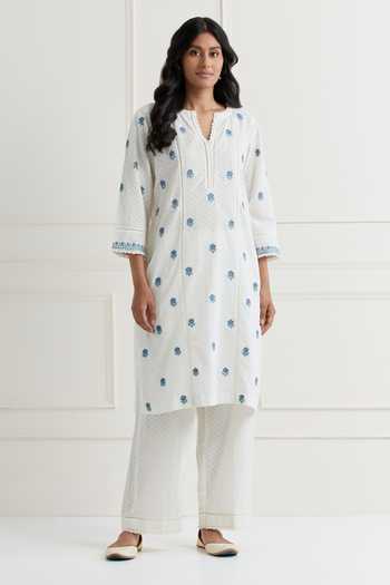 Nemaani_Off White Cotton Lace Split V-neck Thread Embroidered Kurta And Pant Set _at_Aza_Fashions