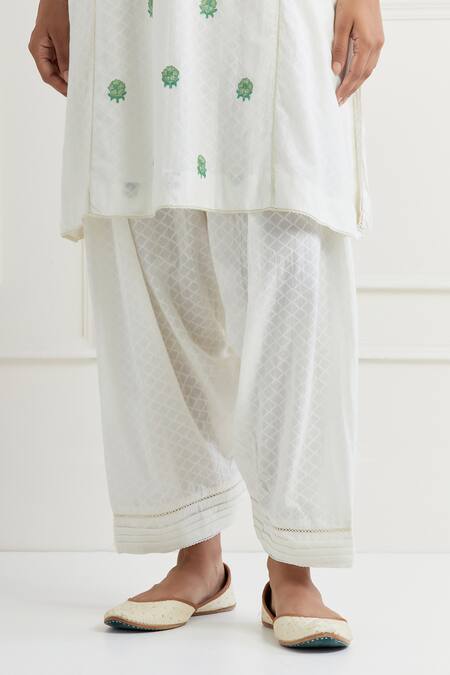 Shop Nemaani Off White Cotton Embroidery, Lace V-neck Thread Kurta And Pant Set Online at Aza Fashions Shop_Nemaani_Off White Cotton Embroidery, Lace V-neck Thread Kurta And Pant Set _Online_at_Aza_Fashions