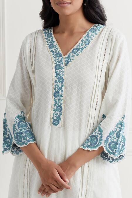 Nemaani Off White Cotton Embroidery, Lace V-neck Kurta And Salwar Set Online at Aza Fashions Nemaani_Off White Cotton Embroidery, Lace V-neck Kurta And Salwar Set _Online_at_Aza_Fashions