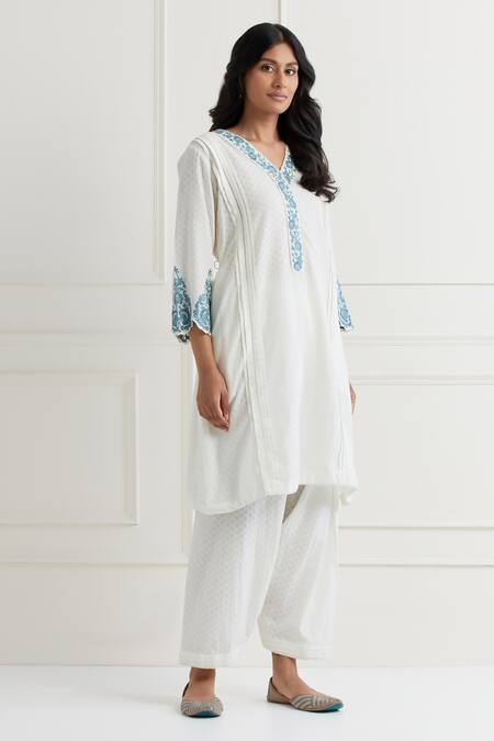 Nemaani Off White Cotton Embroidery, Lace V-neck Kurta And Salwar Set at Aza Fashions Nemaani_Off White Cotton Embroidery, Lace V-neck Kurta And Salwar Set _at_Aza_Fashions