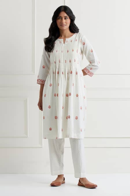 Nemaani Off White Cotton Embroidery Collared Tonal Thread Work Kurta Pant Set