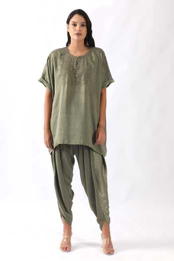 Buy_Nemaani_Green Satin Metallic Thread Geometric Embroidered Yoke Kaftan With Dhoti Pant _Online_at_Aza_Fashions