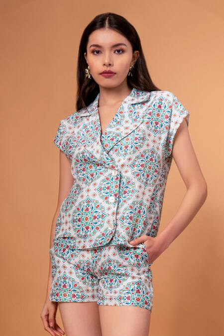 Buy_Therealb_White Cotton Embroidery Collared Mughal Pattern Top With Shorts _Online_at_Aza_Fashions