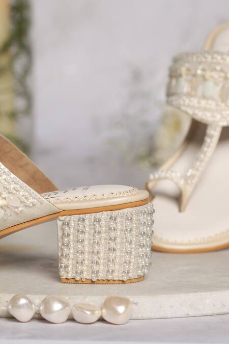 Buy House Of Vian White Cut Work, Stones, Beads Nooriya And Kolhapuri Block Heels Online at Aza Fashions Buy_House Of Vian_White Cut Work, Stones, Beads Nooriya And Kolhapuri Block Heels _Online_at_Aza_Fashions