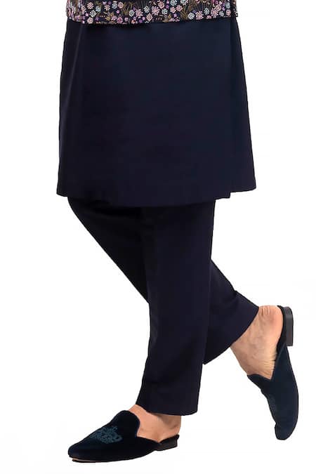 Shop_Sankalan - Men_Blue Pure Silk Embroidered Floral Bundi Jacket And Kurta Set _Online_at_Aza_Fashions