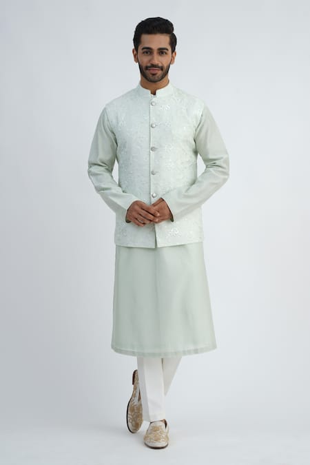 Sankalan - Men_Green Chanderi Hand Embroidered Floral Bundi Jacket Set _at_Aza_Fashions